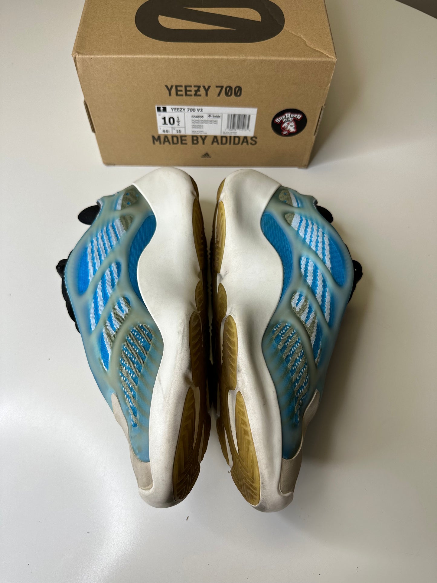 Yeezy 700 V3 Arzareth